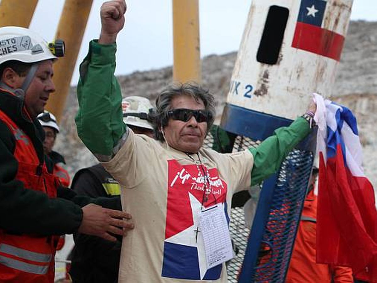 Final feliz en Chile: en un histórico operativo, rescataron a los 33 mineros