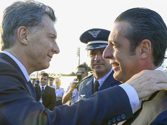 El presidente Mauricio Macri y el embajador argentino en Brasil saliente, Carlos Magariños. 