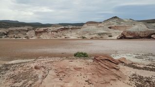 Rocas Coloradas, un desierto rojo en plena Patagonia. Rocas Coloradas, un desierto rojo en plena Patagonia.