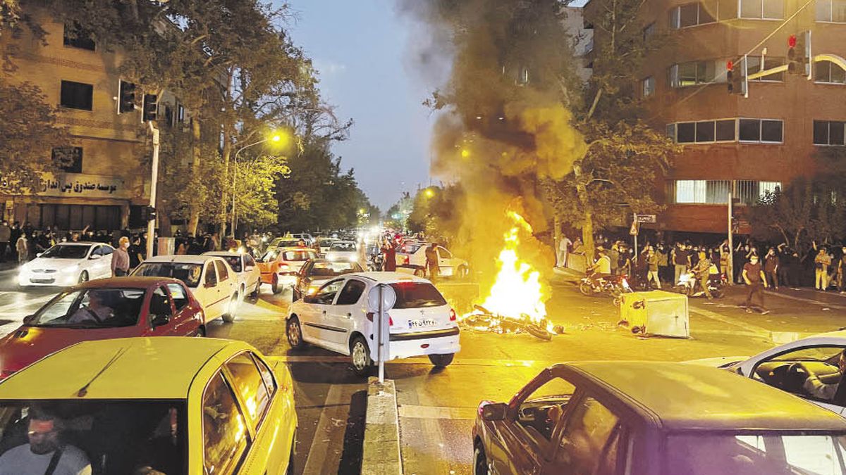 They denounce the death of at least 82 people due to repression in Iran