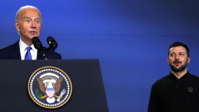 El presidente de EEUU, Joe Biden, y su par de Ucrania, Volodimir Zelenski