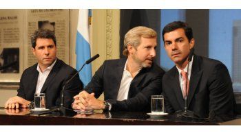 Rogelio Frigerio en conferencia de prensa con los gobernadores de Salta, Juan Manuel Urtubey y de San Juan, Sergio Uñac.