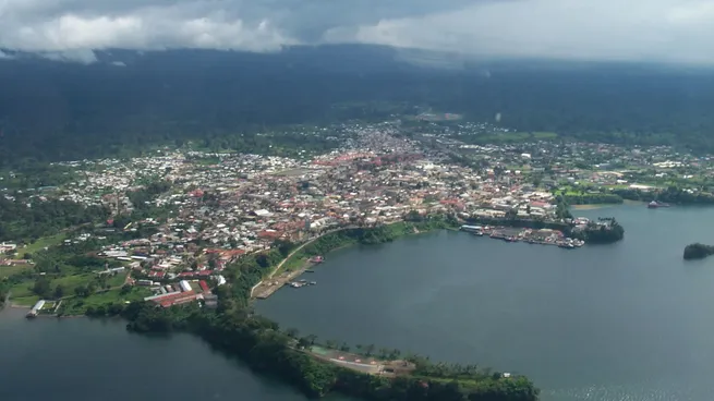 La historia del crecimiento y la caída de Guinea Ecuatorial, el país africano hablahispana que está sumergido en una profunda crisis económica.