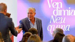 El gobernador Rolando Figueroa durante la presentación del calendario 2026. El gobernador Rolando Figueroa durante la presentación del calendario 2026.