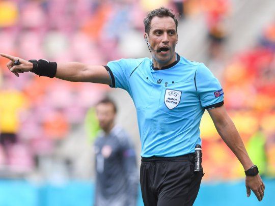 Fernando Rapallini es el primer árbitro no europeo en dirigir en la Eurocopa.