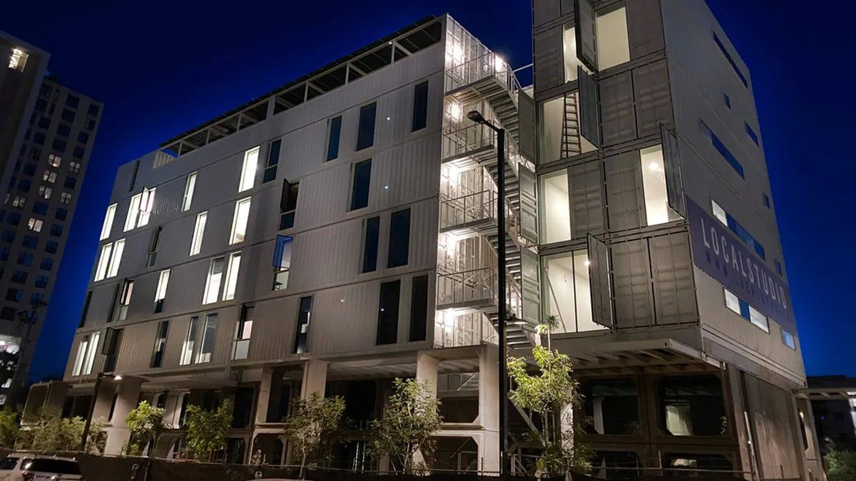 Cuál es el edificio de departamentos hecho con contenedores más alto del mundo
