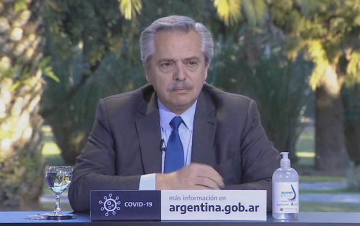 El presidente Alberto Fernández se refirió al DNU que&nbsp; declara como servicios públicos esenciales a la telefonía fija y móvil, internet y la televisión paga.