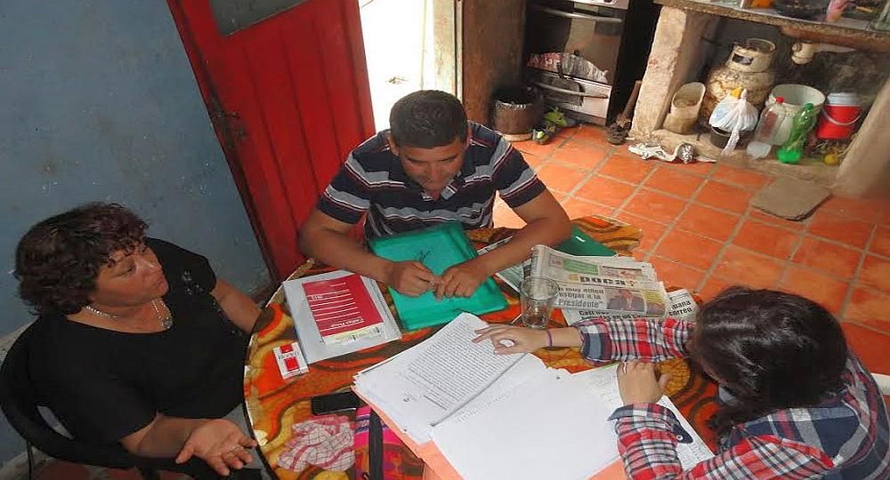 Allanamientos. La casa de la familia Altamirano fue allanada tres veces. La primera se hizo sin autorización judicial. Sus padres Analía y Alejandrino escribieron cartas y presentaron sin demasiado éxito varios habeas corpus para proteger a su hijo.