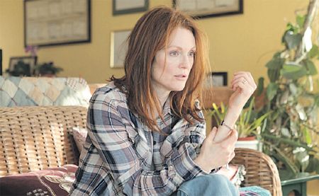 Julianne Moore en “Siempre Alice”, el film que le dio el Globo de Oro a la mejor actriz en drama por su interpretación de una mujer con Alzheimer.