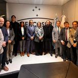 La delegación dijo presente en Buenos Aires entre el 13 y el 15 de mayo. La delegación dijo presente en Buenos Aires entre el 13 y el 15 de mayo.