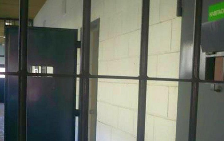 La medida afecta a unos 100 detenidos
