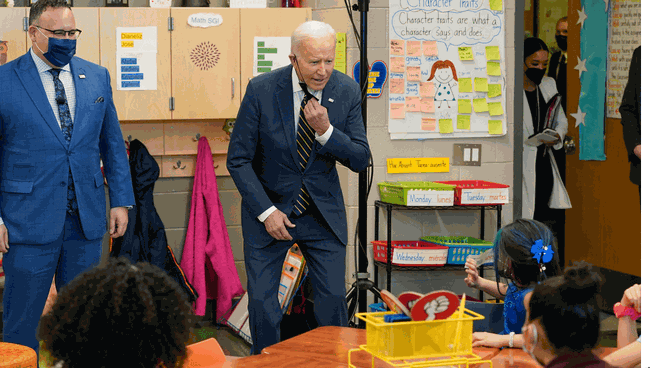 El presidente de Estados Unidos, Joe Biden, en una clase.