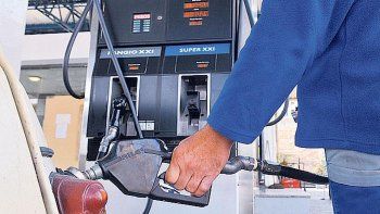 Tanto la súper como la premiun (Infinia) de&nbsp;YPF ya reflejan el ajuste en los surtidores.