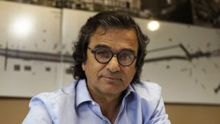 Luis Caputó eyectó a Frugoni de su Ministerio. Luis Caputó eyectó a Frugoni de su Ministerio.