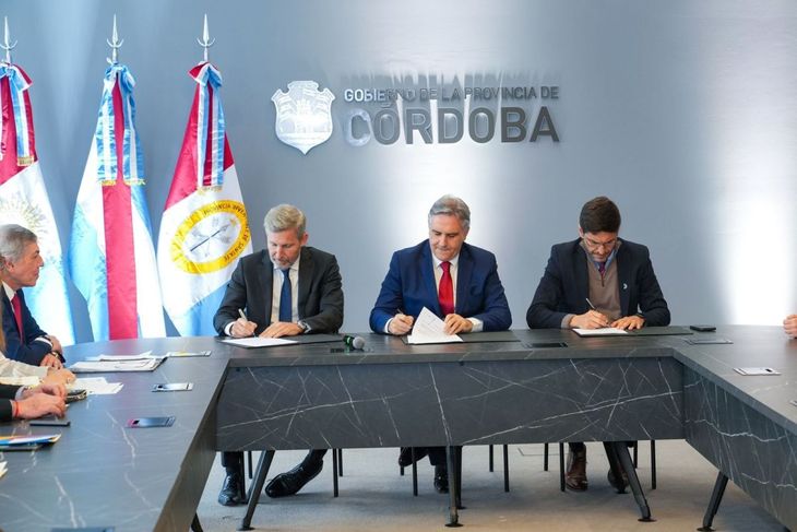 En el encuentro en Córdoba, los gobernadores suscribieron diversos acuerdos entre sus provincias. En el encuentro en Córdoba, los gobernadores suscribieron diversos acuerdos entre sus provincias.