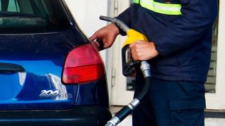 El MEF enviará un proyecto de ley para establecer un 15% de descuento en las cargas de combustible desde los 20 a 60 kilómetros desde la frontera.