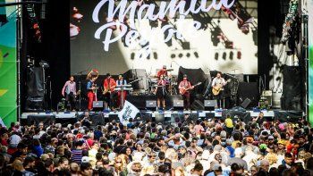 el tradicional carnaval porteno regreso a la avenida de mayo