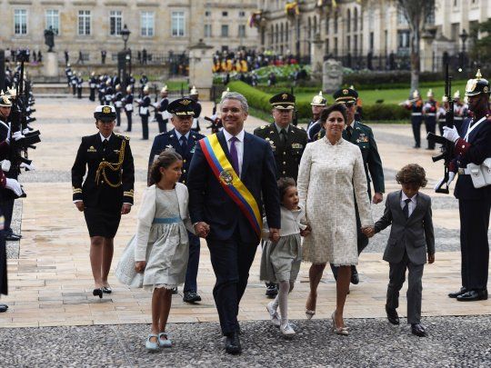 Iv&aacute;n Duque, su esposa e hijos el d&iacute;a de su asunci&oacute;n como presidente de Colombia.