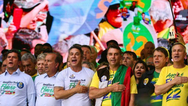 El Partido Liberal se rearma tras la fuga de Bolsonaro.