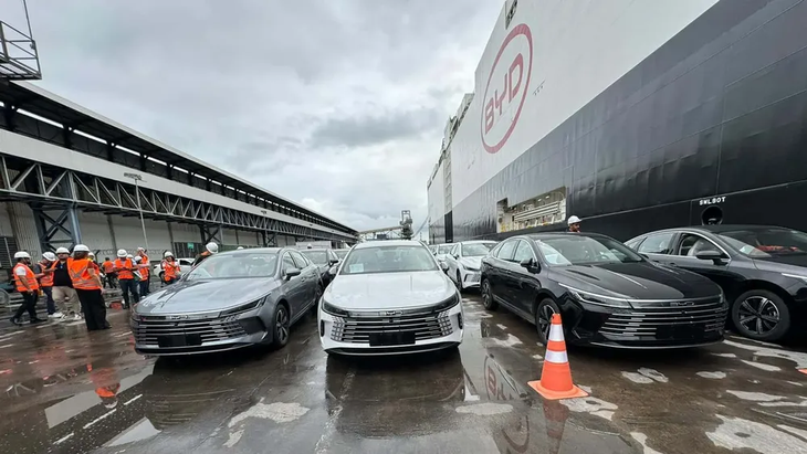 En principio, BYD trabajará con distribuidores locales, aunque la apertura de la filial deja abierta la puerta a proyectos de inversión directa en infraestructura y producción.