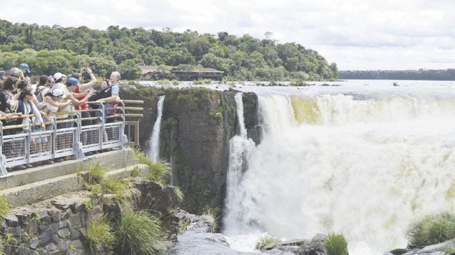 Destinos. El próximo fin de semana largo habrá una gran cantidad de turistas recorriendo el país.