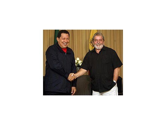 Chávez más cerca de Brasil, y más lejos del Mercosur.