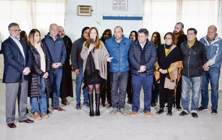 Presente. Vidal, ayer al lanzar los anuncios junto al intendente Néstor Grindetti. No estoy como candidata, estoy como gobernadora, enfatizó la mandataria, en la antesala de la dura pulseada del 27-O con Axel Kicillof.