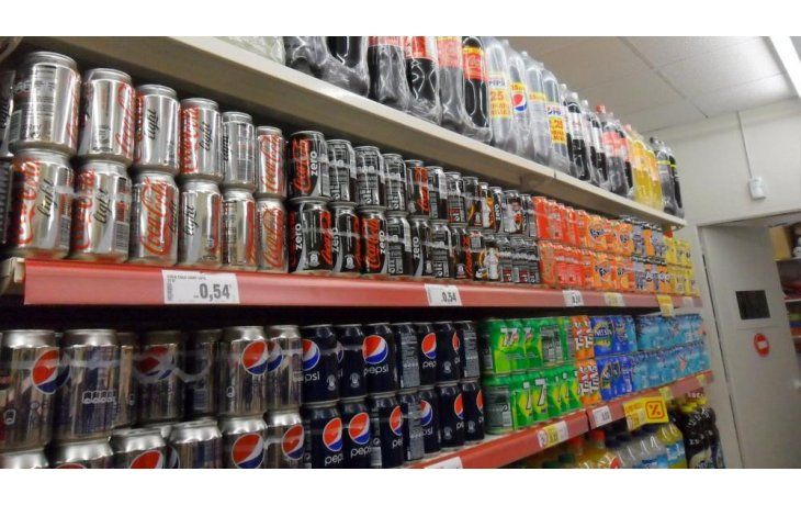 Gobierno analiza una rebaja al impuesto a las bebidas azucaradas