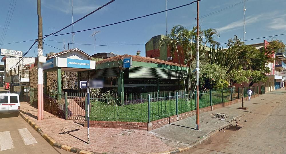 En el chalet de Puerto Iguazú de AA está ubicado en la esquina de Victoria Aguirre al 295. En esta sucursal trabajan cinco personas en ventas y tres en administración.
