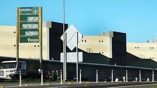 Tres internos de alta peligrosidad escaparon de una cárcel en Valparaíso.