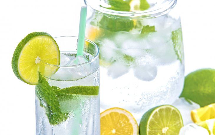 Los beneficios de tomar soda con limón