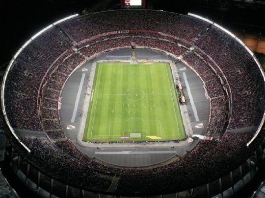 estadio monumental lleno.jpg