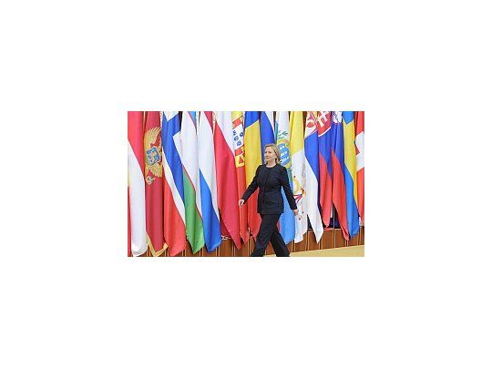 La secretaria de Estado volvió a referirse a la filtración de cables diplomáticos y dijo que no interferirá en la diplomacia mundial
