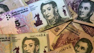 Billetes y monedas argentinas antiguas tienen valor para los accionistas. Billetes y monedas argentinas antiguas tienen valor para los accionistas.