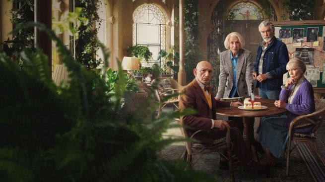 La nueva película de Netflix británica: El club del crimen de los jueves.