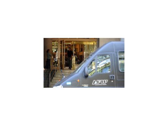 Unos 1.200 inspectores de la AFIP realizaron este mediodía allanamientos simultáneos en las sedes de las principales firmas cerealeras.