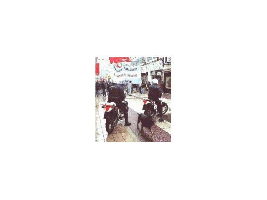 En Rosario hubo manifestaciones de grupos de izquierda y algunos episodios aislados de violencia.