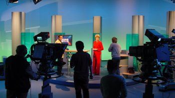 El Enacom propone limitar los invitados a los programas televisivos para contribuir al aislamiento