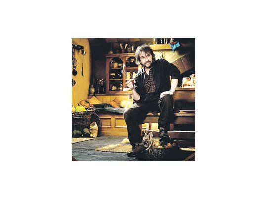 El director Peter Jackson en una locación de «El Hobbit», la precuela de «El señor de los anillos», que sufrió demoras de todo tipo y hasta obligó a modificar las leyes laborales neozelandesas.