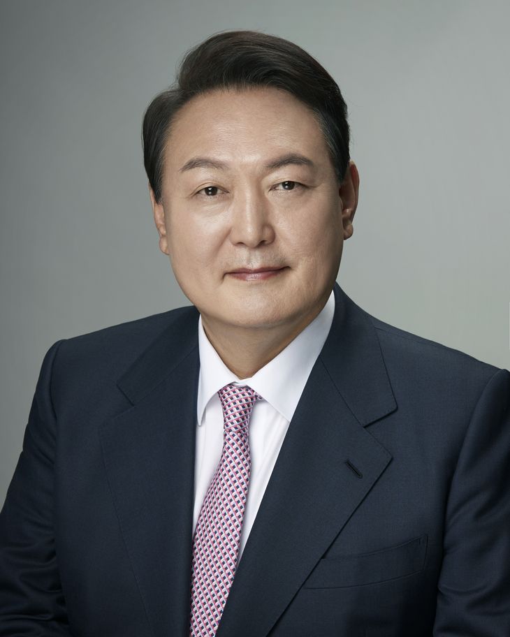 Yoon Suk Yeol declared martial law in the middle of the debate over the budget bill for next year. Yoon Suk Yeol declared martial law in the middle of the debate over the budget bill for next year.