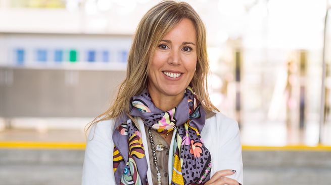 Melani Machinea es profesora y decana ejecutiva de la Escuela de Negocios. Previamente fue directora académica de los programas de MBA y Executive MBA, UTDT, y directora de desarrollo de la Escuela de Negocios, contribuyendo al lanzamiento del MiM+Analytics, la reacreditación AMBA 2019, la iniciativa de Mujeres en Negocios y UTDT Factory, entre muchas otras iniciativas. Ha trabajado en banca de inversión especializándose en Fusiones y Adquisiciones (M&A) liderando múltiples transacciones de manera independiente y como Directora responsable por el negocio de Fusiones y Adquisiciones para el Cono Sur en Merrill Lynch, donde se desempeñó entre el 2001 y 2009 con roles en Nueva York y Buenos Aires. Continúa asesorando a empresas en variadas industrias en temas financieros y como testigo experto en diversos arbitrajes internacionales ante el CIADI. Melani posee un MBA de MIT y es Lic. en Economía de la UTDT.&nbsp;