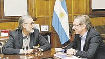 Roles. El entrerriano Juan José Bahillo, en un encuentro con el por entonces ministro de Agricultura nacional Luis Basterra. Es su turno ahora al frente de la cartera, devenida en Secretaría.