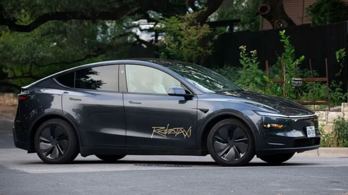 Tesla busca pisar fuerte en la conducción autónoma: más presencia de su robotaxi en Texas y descontinuación del Autopilot