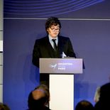 El Presidente encabeza una nutrida comitiva con 13 gobernadores en la ronda de negocios en París.