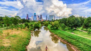 Los norteamericanos se preparan para recibir una enorme cantidad de personas de cara a la Copa del Mundo. Los norteamericanos se preparan para recibir una enorme cantidad de personas de cara a la Copa del Mundo.
