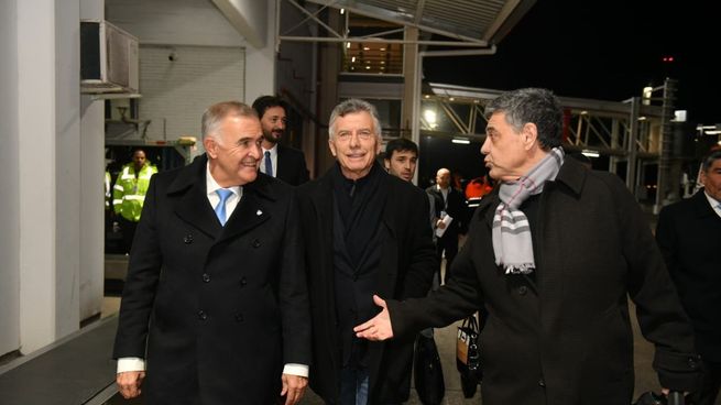 Mauricio Macri llegando al Pacto de Mayo en Tucumán.