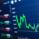 El riesgo país se desplomó 39,7% hasta los 652 puntos básicos. El riesgo país se desplomó 39,7% hasta los 652 puntos básicos.