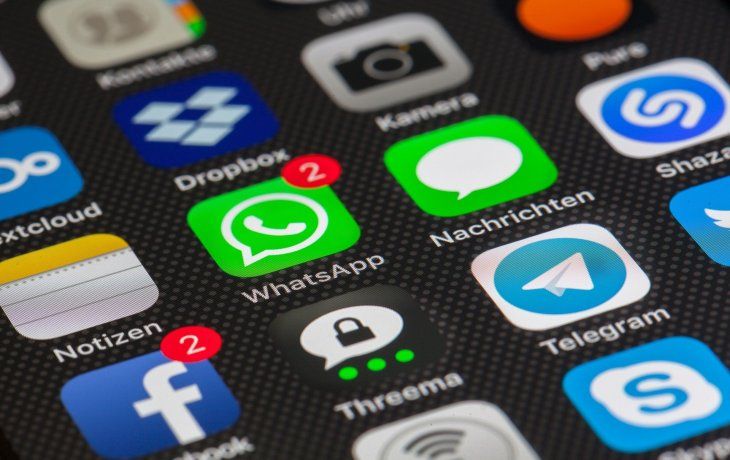 WhatsApp informó que cerrará las cuentas que violen sus políticas.visibility