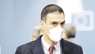 espana: sanchez quiere empezar a tratar el coronavirus como una enfermedad endemica