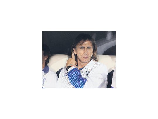 Ricardo Gareca fue ovacionado por su público que pidió que siga, pese a la eliminación en la Copa Sudamericana. Sin embargo, él no está decidido.